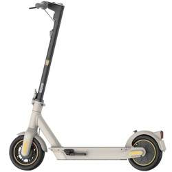 Ninebot KickScooter MAX G30LE II, entworfen von Segway - 40 km Autonomie. Segway - Ninebot - 6 - Robusteres Chassis, breiter. - 